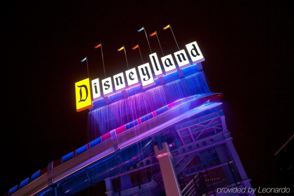 Disneyland Hotel Anaheim Exterior foto
